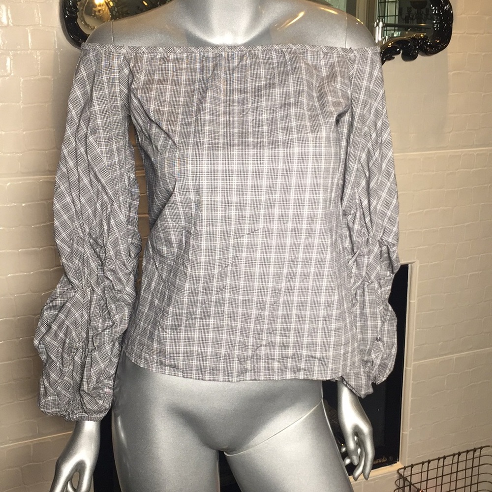 Guest Editor blouse off shoulder S